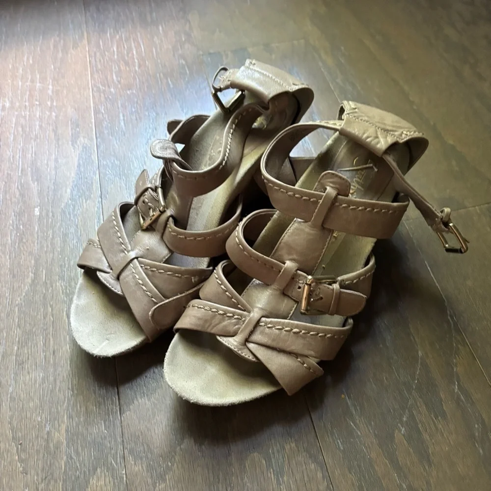 Earthies Tan Leather Wedges with Adjustable Straps